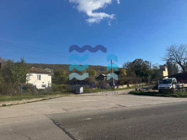 Продава  парцел с. Оброчище, област Добрич
      2405 кв.м