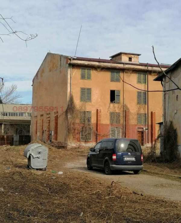 Продава бизнес имот, гр. лом, област монтана