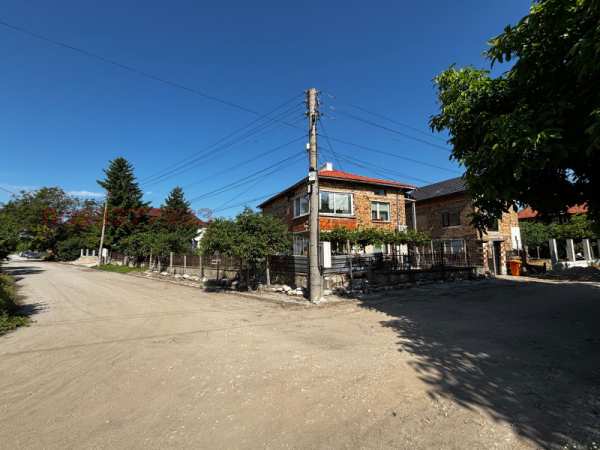 Продава къща, с. златитрап, област пловдив
