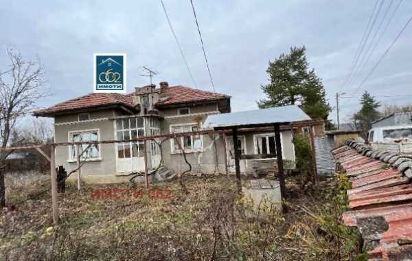 Продава  къща с. Ново село, област Велико Търново
      100 кв.м