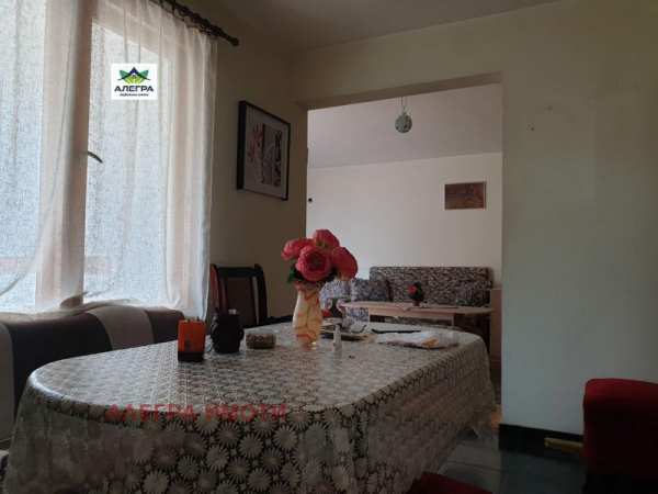Продава 4-стаен, гр. пазарджик, руски