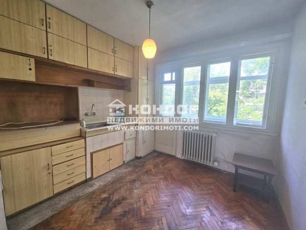 Продава 3-стаен, гр. пловдив, център