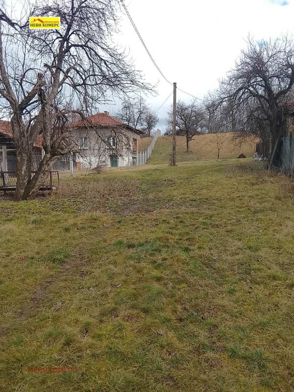 Продава парцел, гр. перник, църква