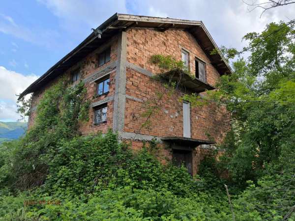 Продава къща, гр. вършец, област монтана