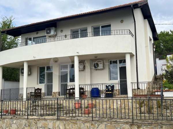 Продава къща, гр. балчик, област добрич