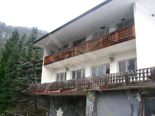 Продава хотел, гр. кричим, област пловдив