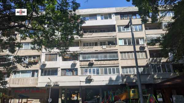 Продава 3-стаен, гр. варна, чайка