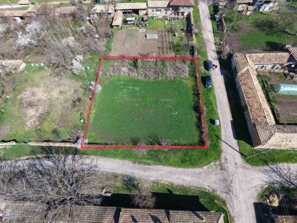 Продава парцел, с. садина, област търговище