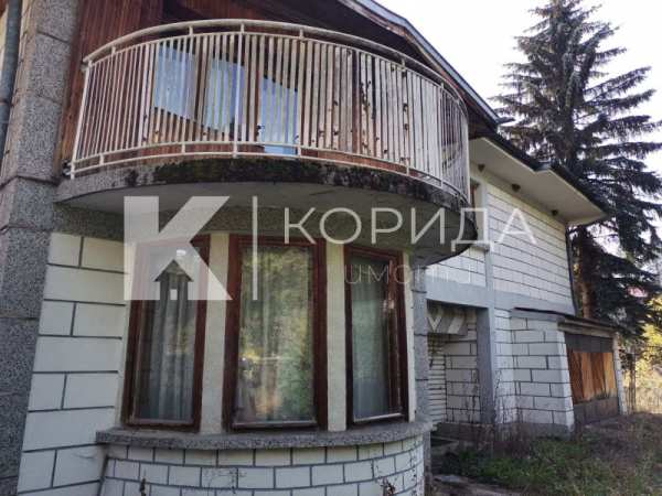 Продава  къща гр. Самоков, област София
      240 кв.м