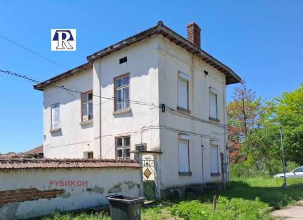 Продава  къща с. Горни Дъбник, област Плевен
      200 кв.м