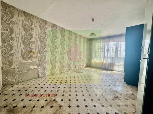 Продава 2-стаен, гр. добрич, строител