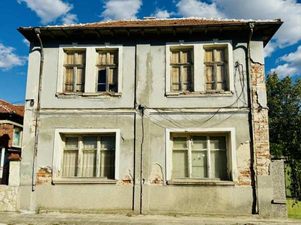 Продава къща, гр. брезово, област пловдив