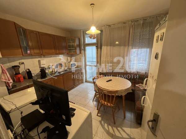 Продава 3-стаен, гр. ловеч, широк център