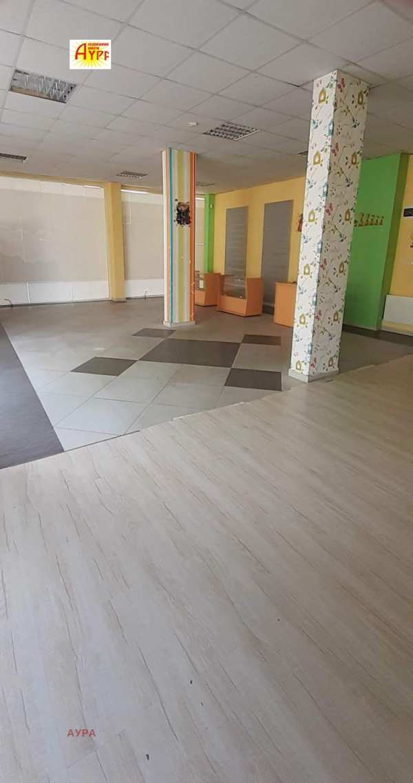 Продава  магазин град Враца, Център
      85 кв.м