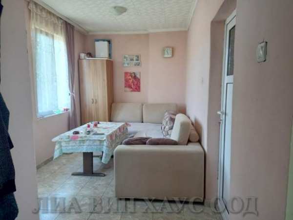 Продава етаж от къща, гр. пазарджик, запад