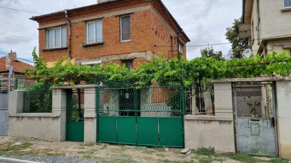 Продава къща, гр. карнобат, област бургас