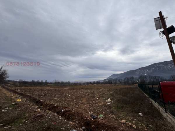 Продава парцел, гр. враца, промишлена зона - изток