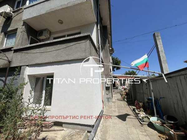 Продава етаж от къща, гр. айтос, област бургас
