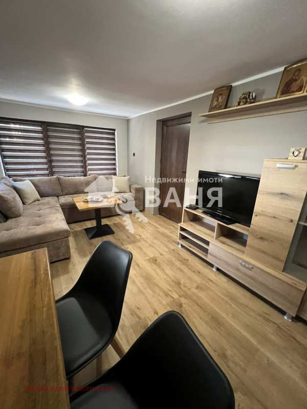Продава етаж от къща, гр. карлово, област пловдив