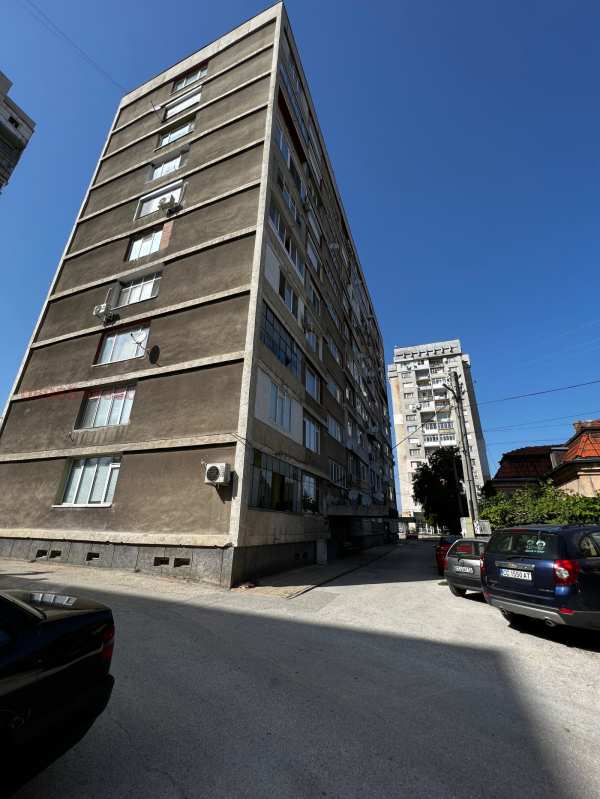 Продава 3-стаен, гр. силистра, център