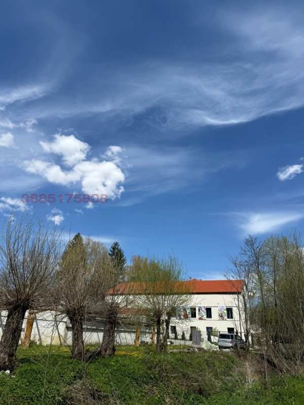 Продава парцел, с. долно камарци, област софия област