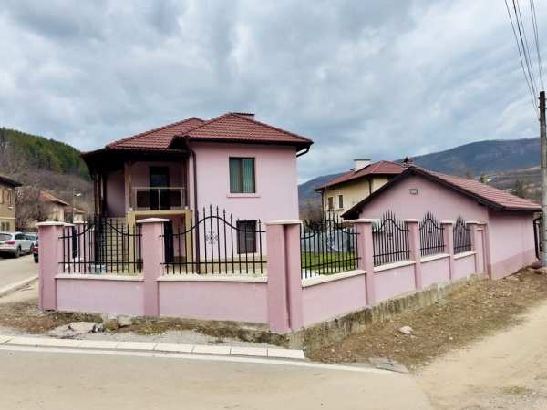 Продава къща, с. железна, област монтана