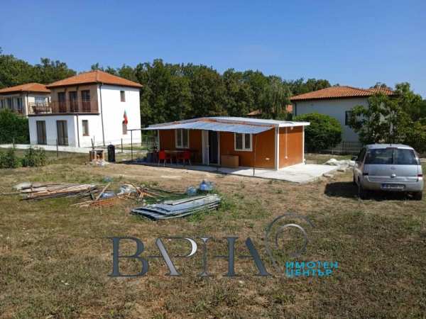 Продава  парцел с. Юнец, област Варна
      614 кв.м