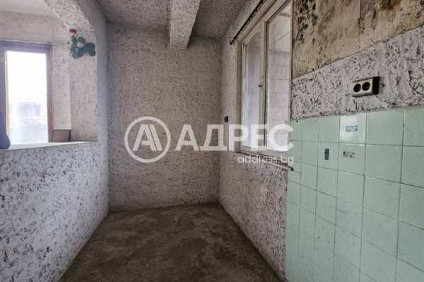 Продава етаж от къща, гр. софия, с. доброславци