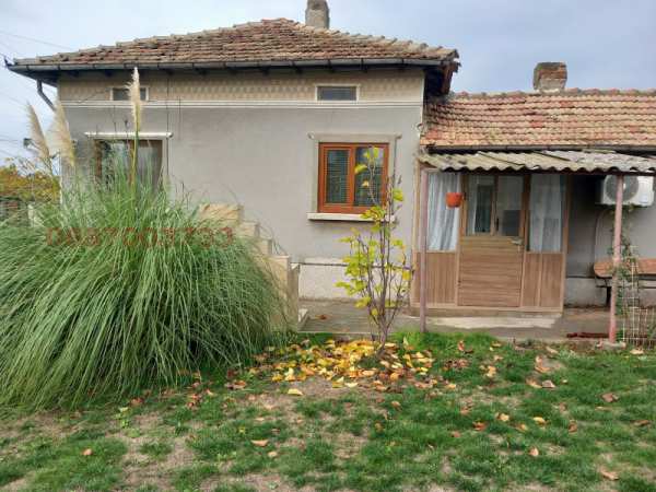 Продава  къща с. Кардам, област Добрич
      102 кв.м