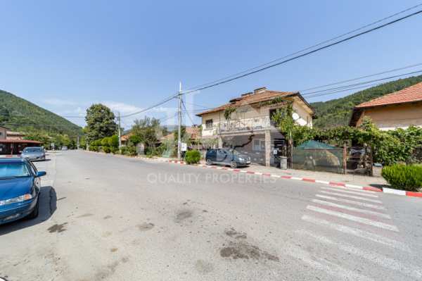 Продава  къща с. Свидня, област София
      120 кв.м