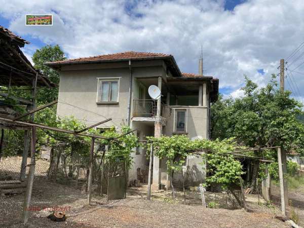 Продава къща, с. дълги дел, област монтана