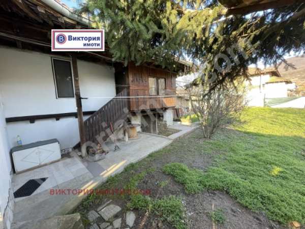 Продава  къща гр. Златарица, област Велико Търново
      150 кв.м