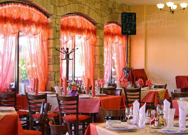 Продава  хотел град Пловдив, Южен
      1700 кв.м