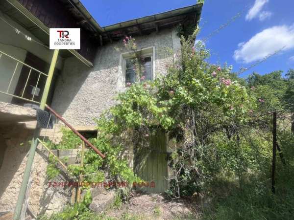 Продава  къща с. Косача, област Перник
      50 кв.м