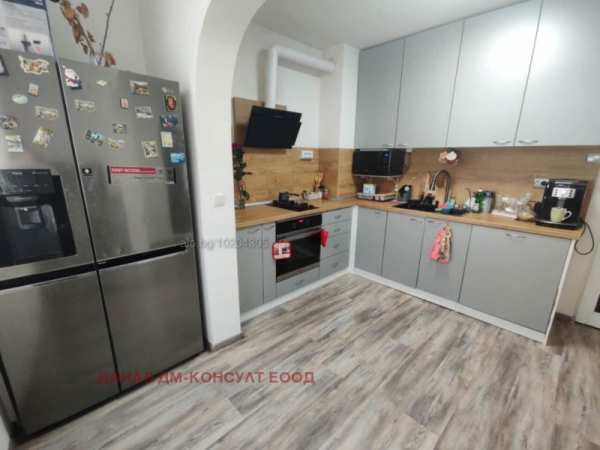 Продава 4-стаен, гр. шумен, тракия