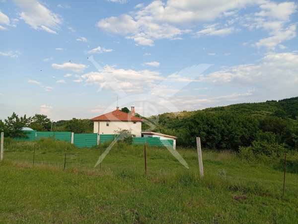 Продава парцел, с. хераково, област софия област