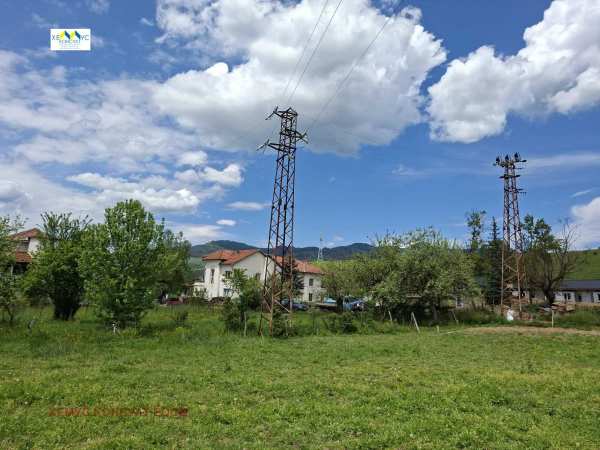 Продава парцел, гр. априлци, област ловеч