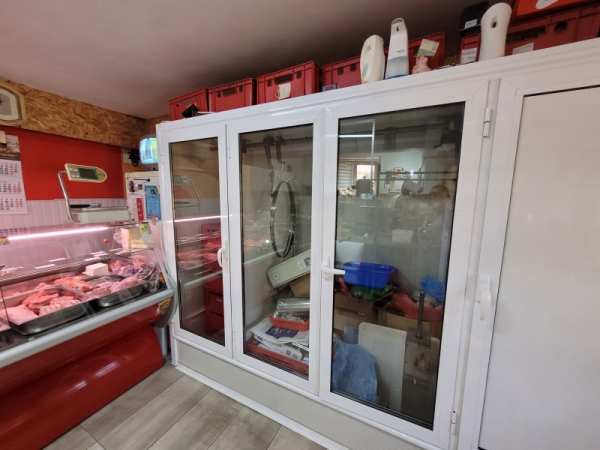 Продава  магазин град Плевен, Идеален център
      26 кв.м