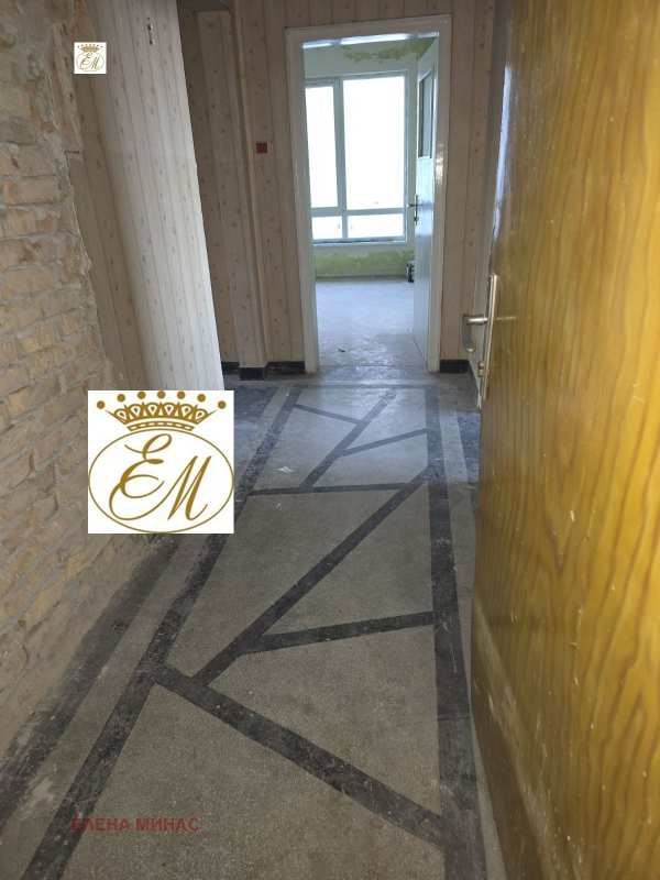 Продава 4-стаен, гр. шумен, център