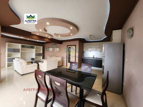 Продава 3-стаен, гр. пазарджик, център