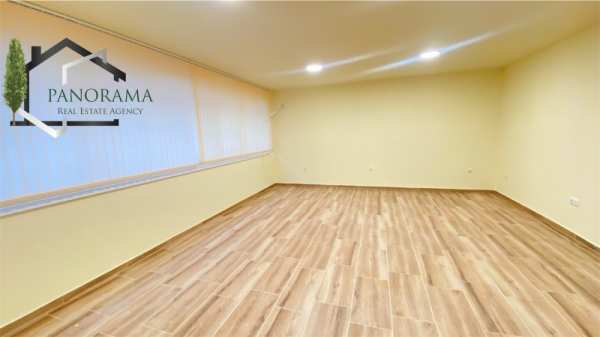 Продава  офис град Шумен, Център
      57 кв.м