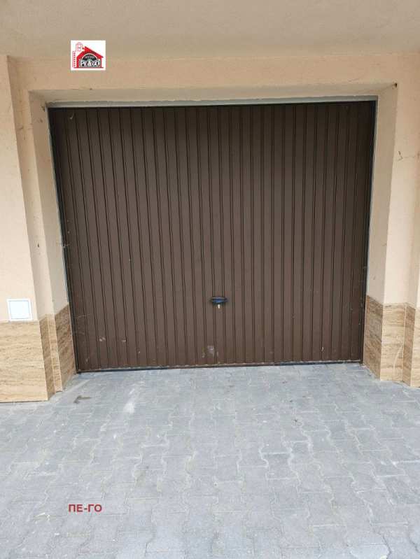 Продава гараж, паркомясто, гр. пазарджик, център