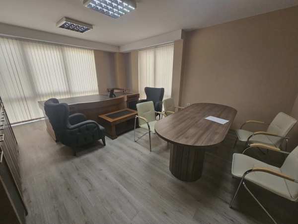 Продава офис, гр. кърджали, център