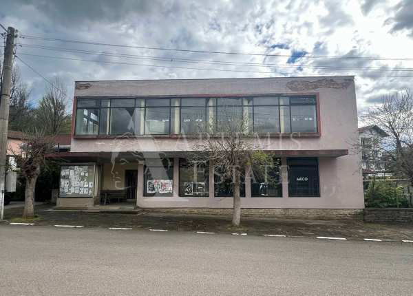 Продава хотел, с. калугерово, област софия област