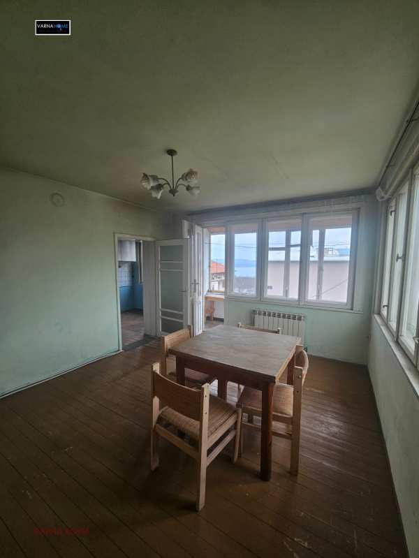 Продава етаж от къща, гр. варна, галата