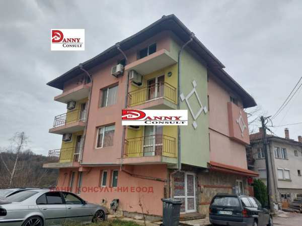 Продава  хотел гр. Елена, област Велико Търново
      454 кв.м