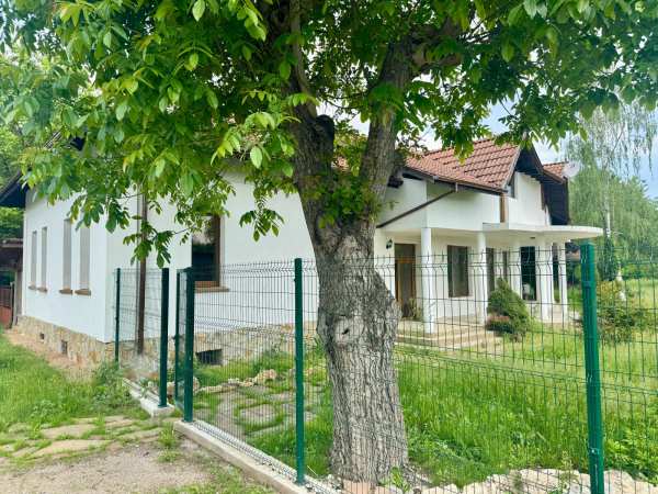 Продава къща, гр. ябланица, област ловеч