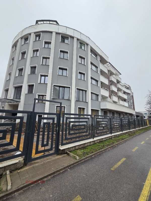 Продава 3-стаен, гр. перник, изток
