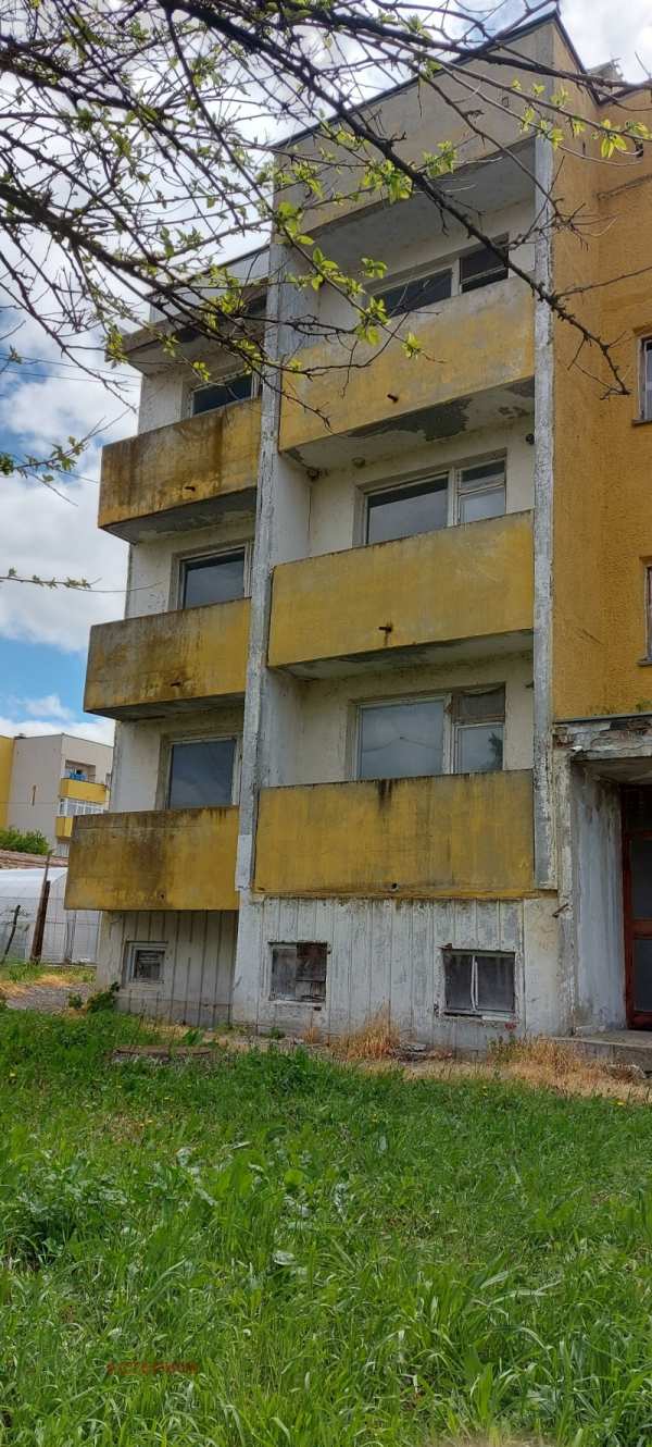 Продава  2-стаен гр. Болярово, област Ямбол
      70 кв.м