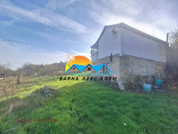 Продава къща, гр. варна, м-т боровец - юг